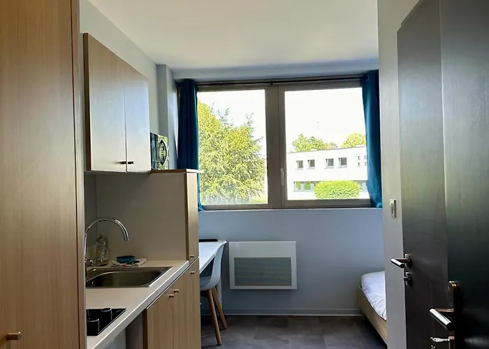 64 Renove Et Equipe - Nancy Proche Chru,cesi,fac * 旺德夫尔莱南锡